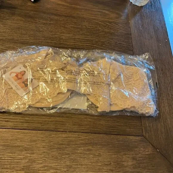 Sexy Lace Bra - Beige/Nude with Tag - Picture 5 of 13